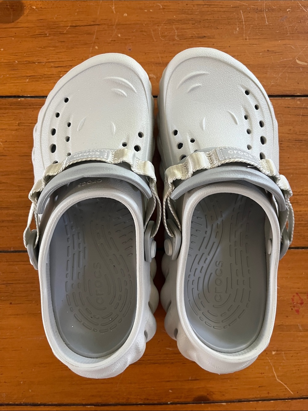 CROCS Women’s Classic Clog  Light Gray (atmosphere) NWOT